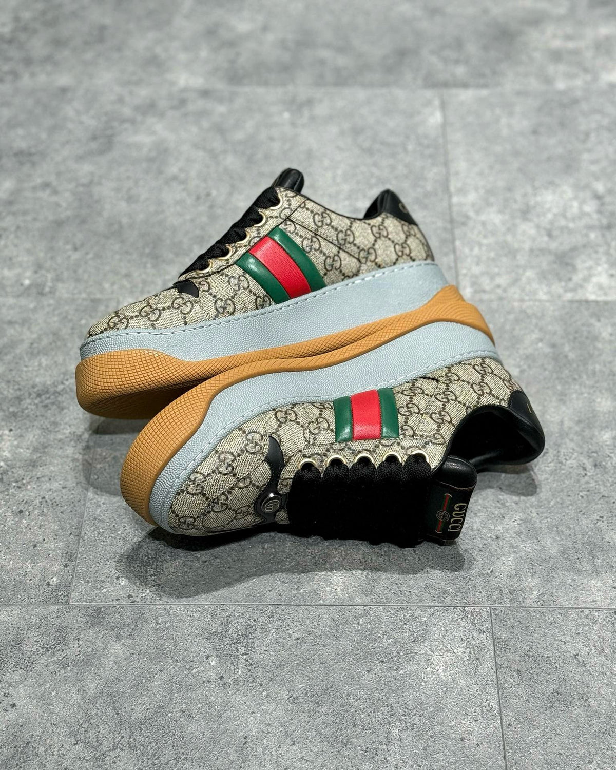 GUC Sneakers