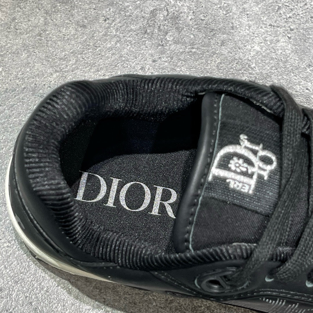 DIO Sneakers