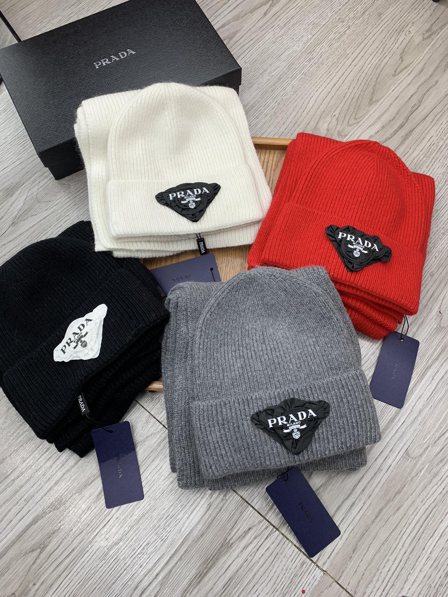 SET SCARF AND HAT IN BLACK WOOL AND RABBIT FUR 386077