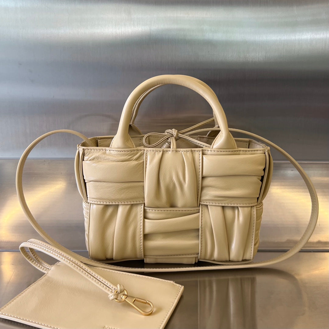 CANDY ARCO TOTE 20 IN BEIGE SOFT LAMBSKIN