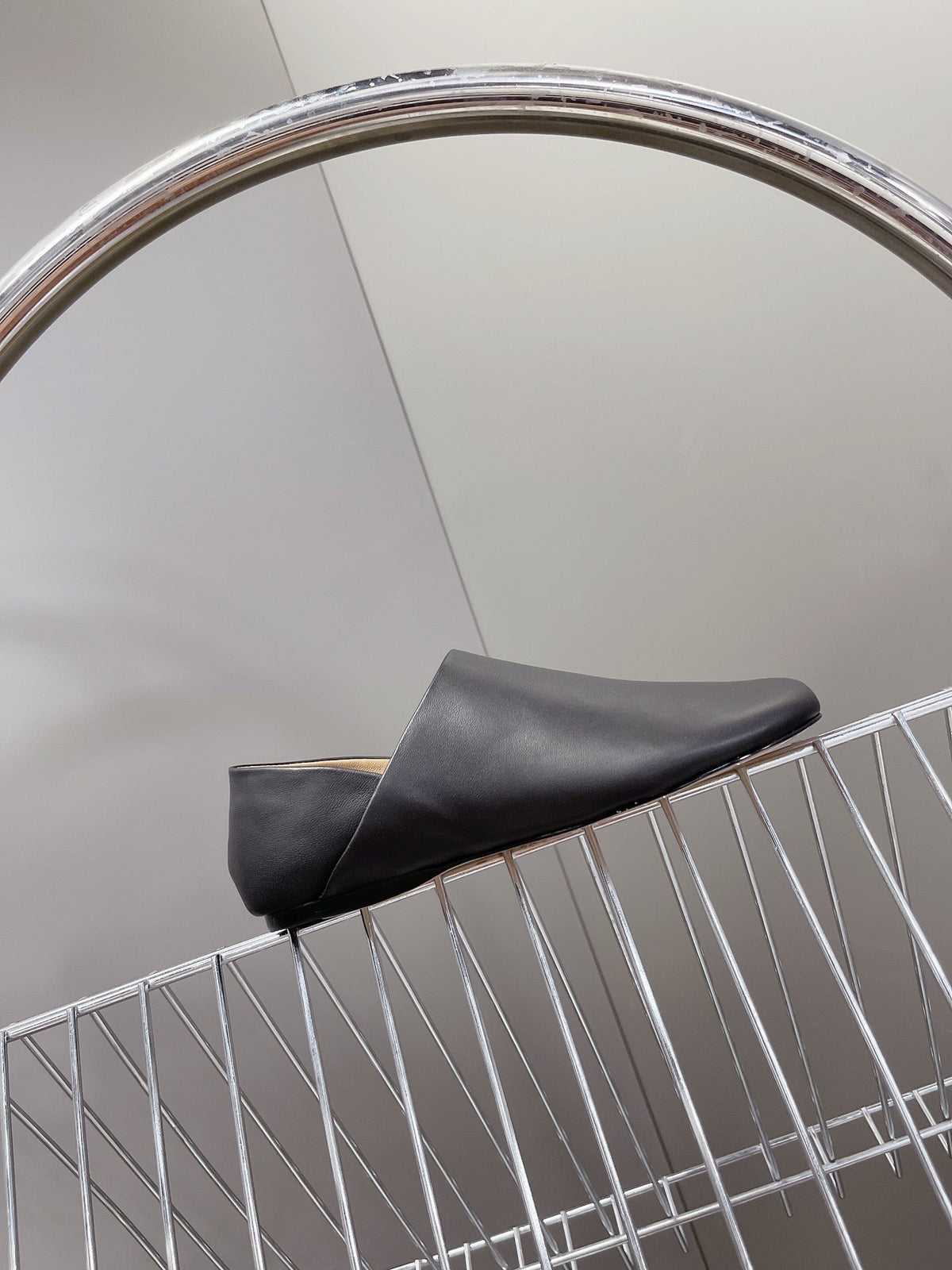 LW TOY SLIPPER BLACK CALFSKIN