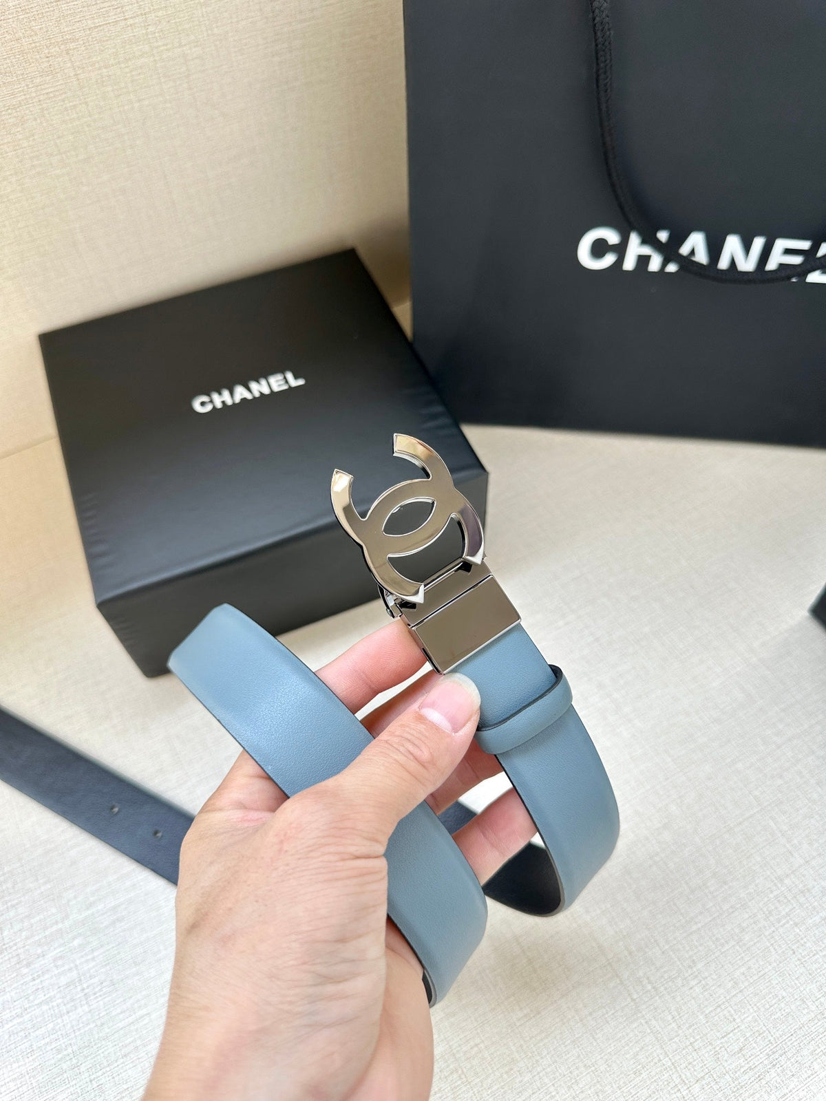 CC 30MM BELT IN STONE BLUE AND BLACK CALFSKIN WITH SILVER HARDWARE