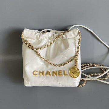 CC HOBO MINI 20CM WHITE LAMBSKIN GHW