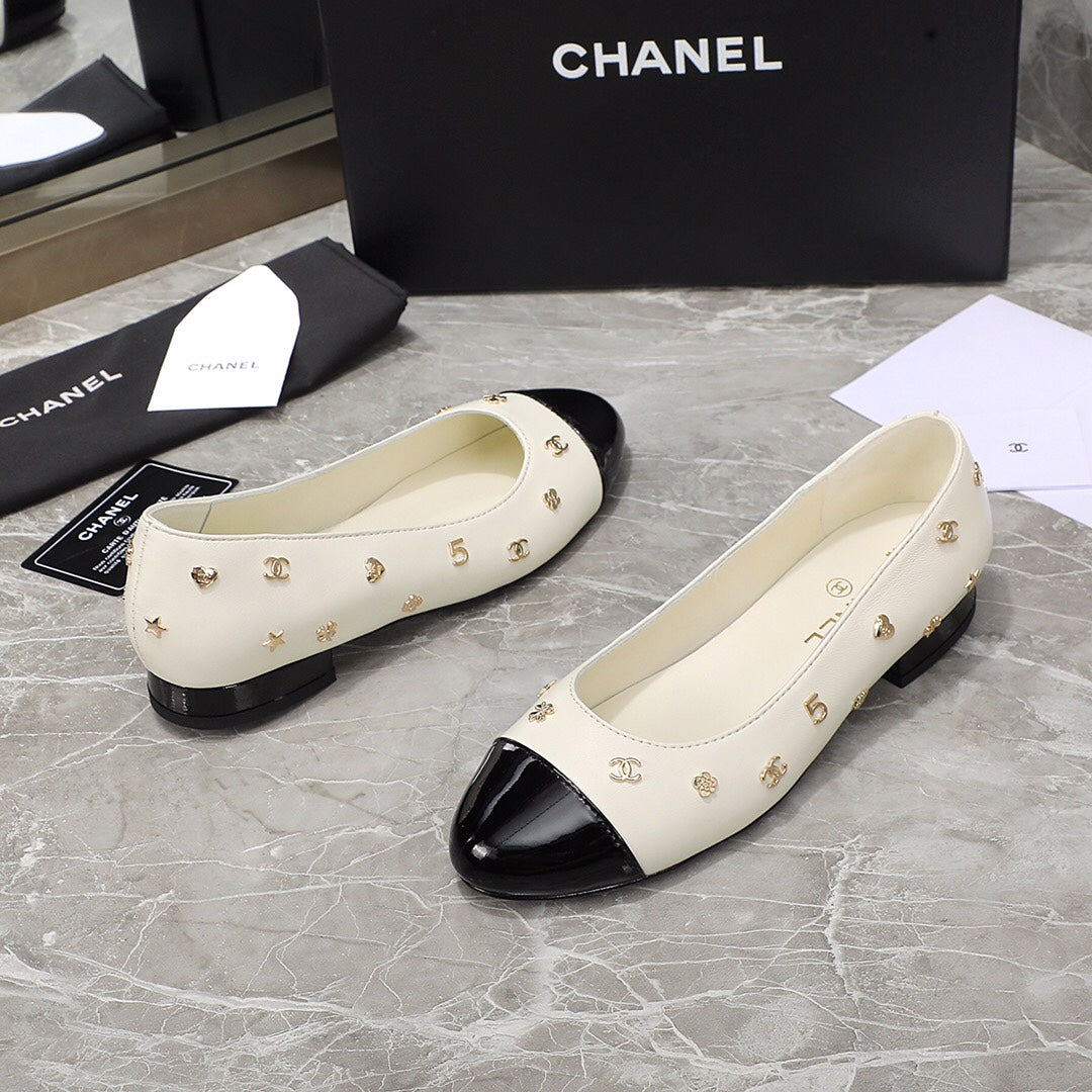 BALLET FLAT WHITE MIX BLACK SHEEPSKIN WITH RHINESTONES