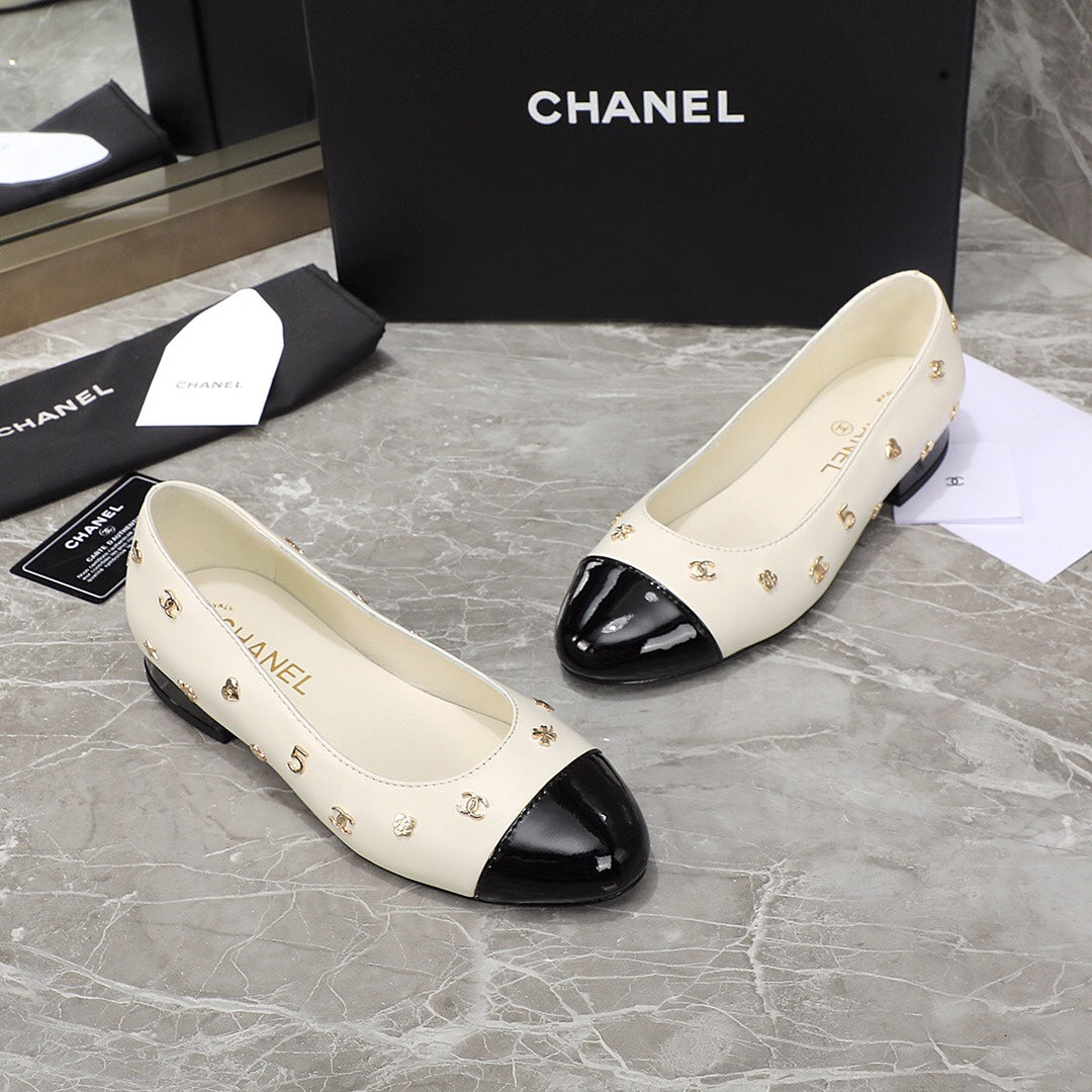 BALLET FLAT WHITE MIX BLACK SHEEPSKIN WITH RHINESTONES