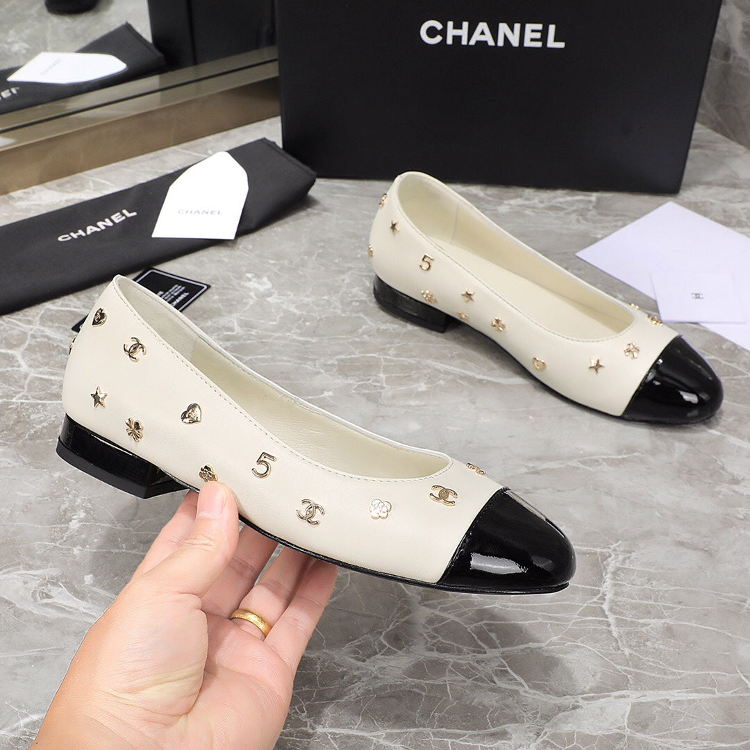 BALLET FLAT WHITE MIX BLACK SHEEPSKIN WITH RHINESTONES