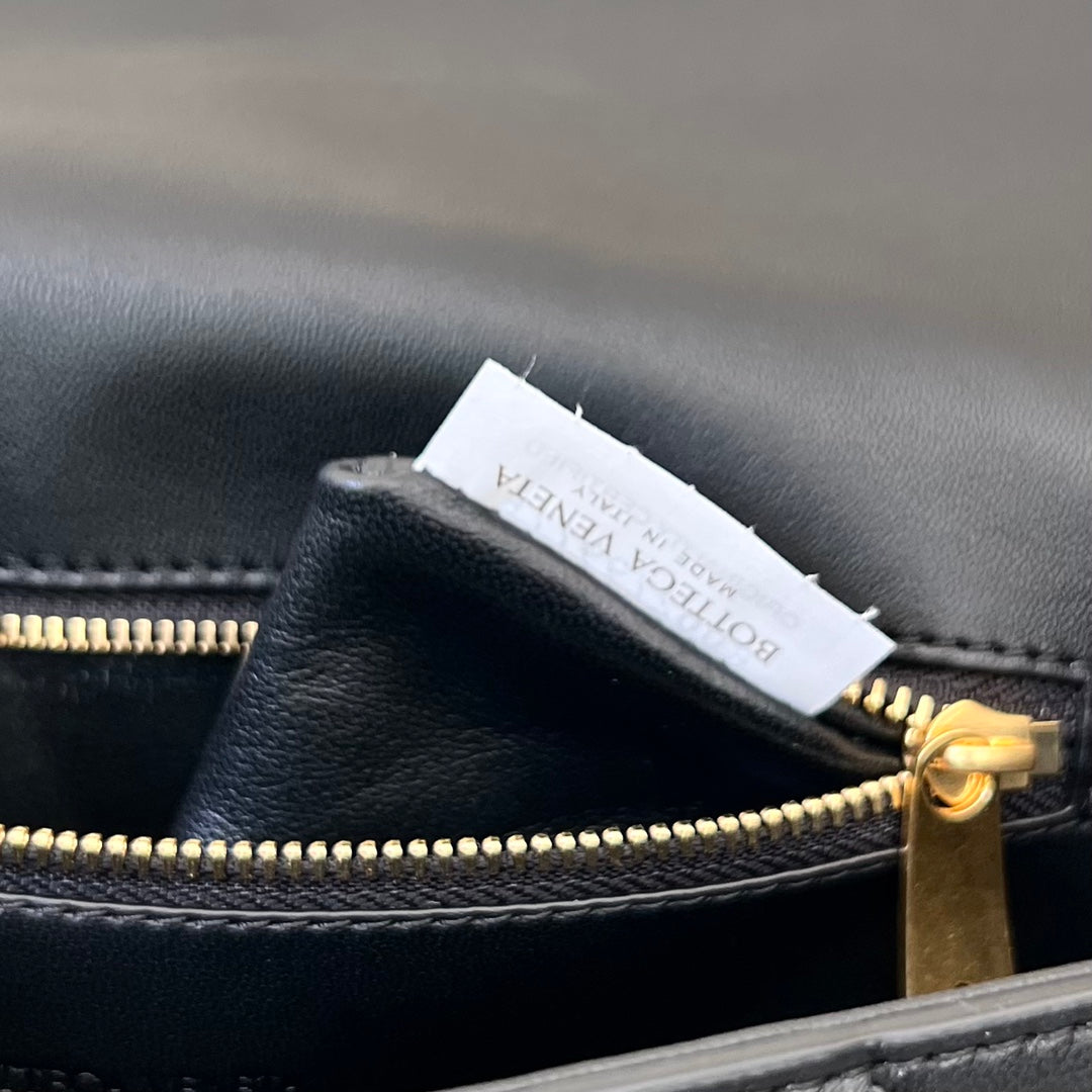 ANDIAMO 21 IN BLACK LAMBSKIN