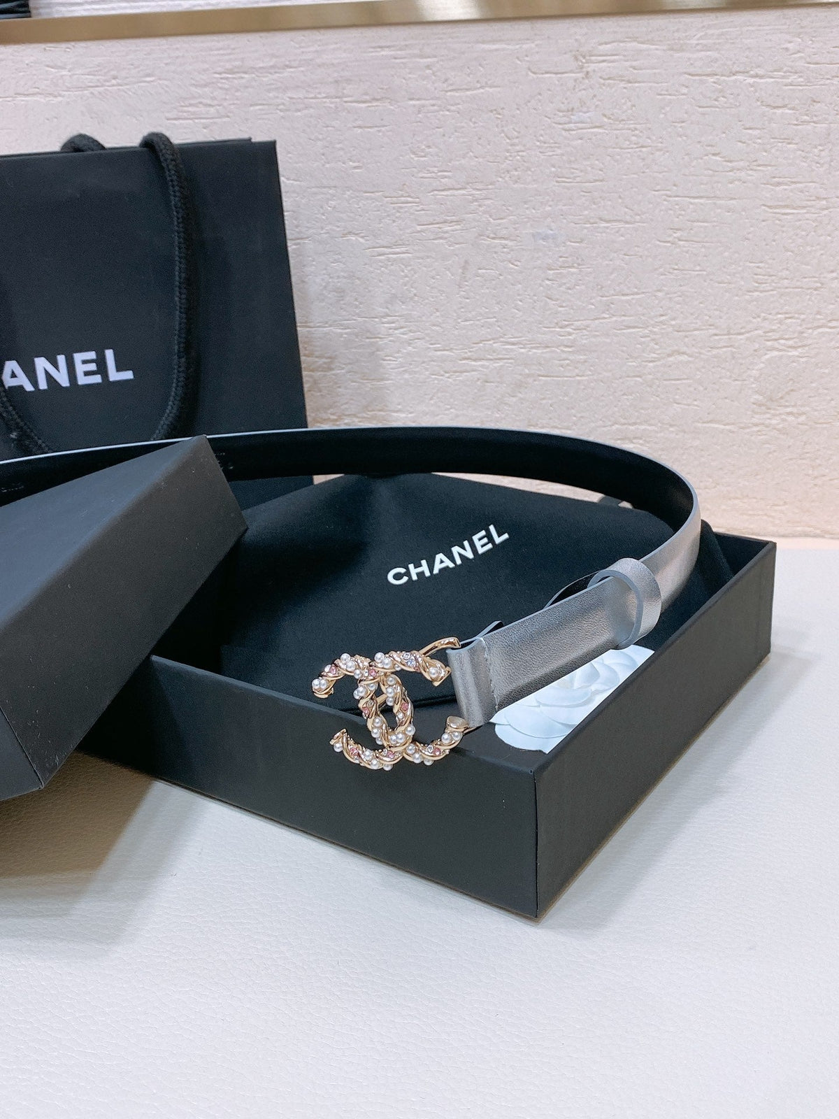 CC BELT 20MM IN SILVER GREY CALFSKIN GOLD HARDWARE ATTACH PEARLS