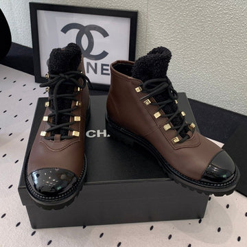 ANKLE BOOTS IN HICKORY BROWN CALFSKIN
