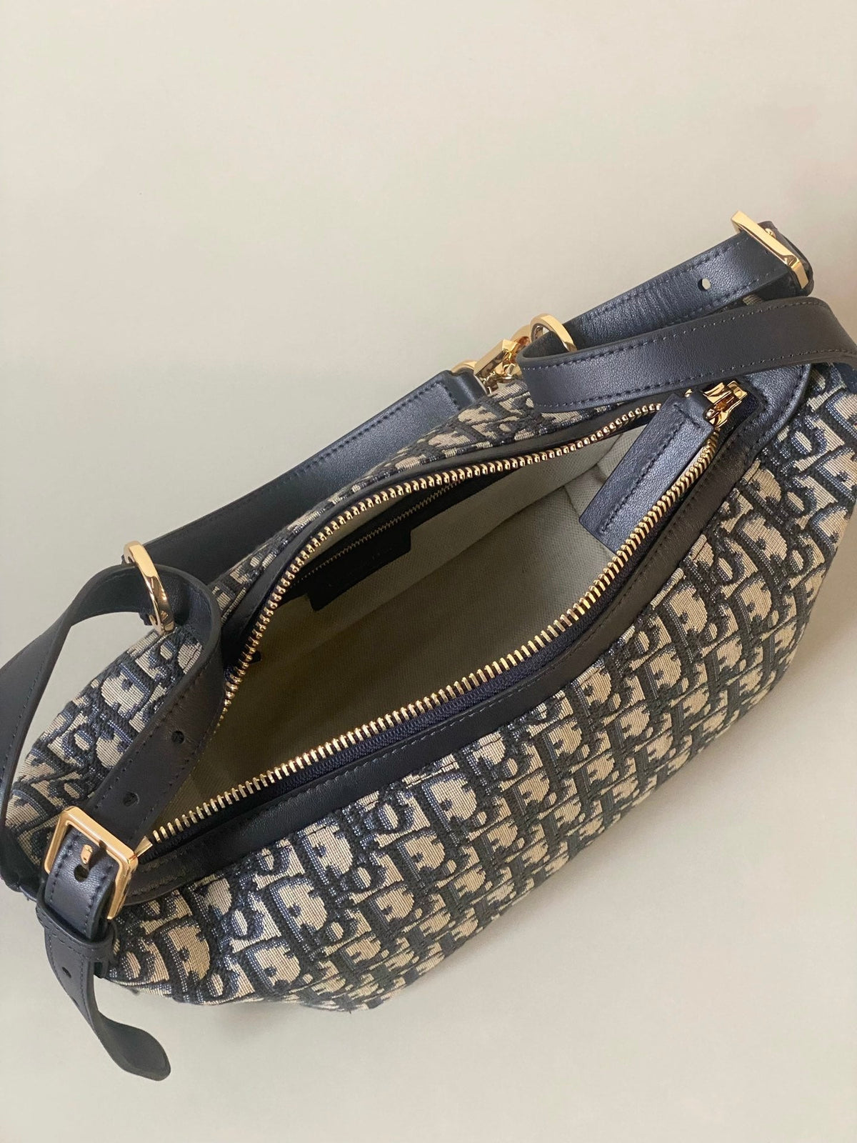 MEDIUM D-JOURNEY SHOULDER BAG 25 IN BLACK MONOGRAM OBLIQUE JACQUARD