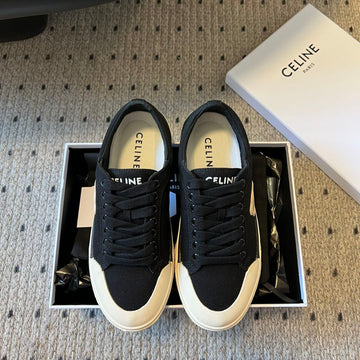 TRAINER LOW LACE-UP SNEAKER IN BLACK CANVAS