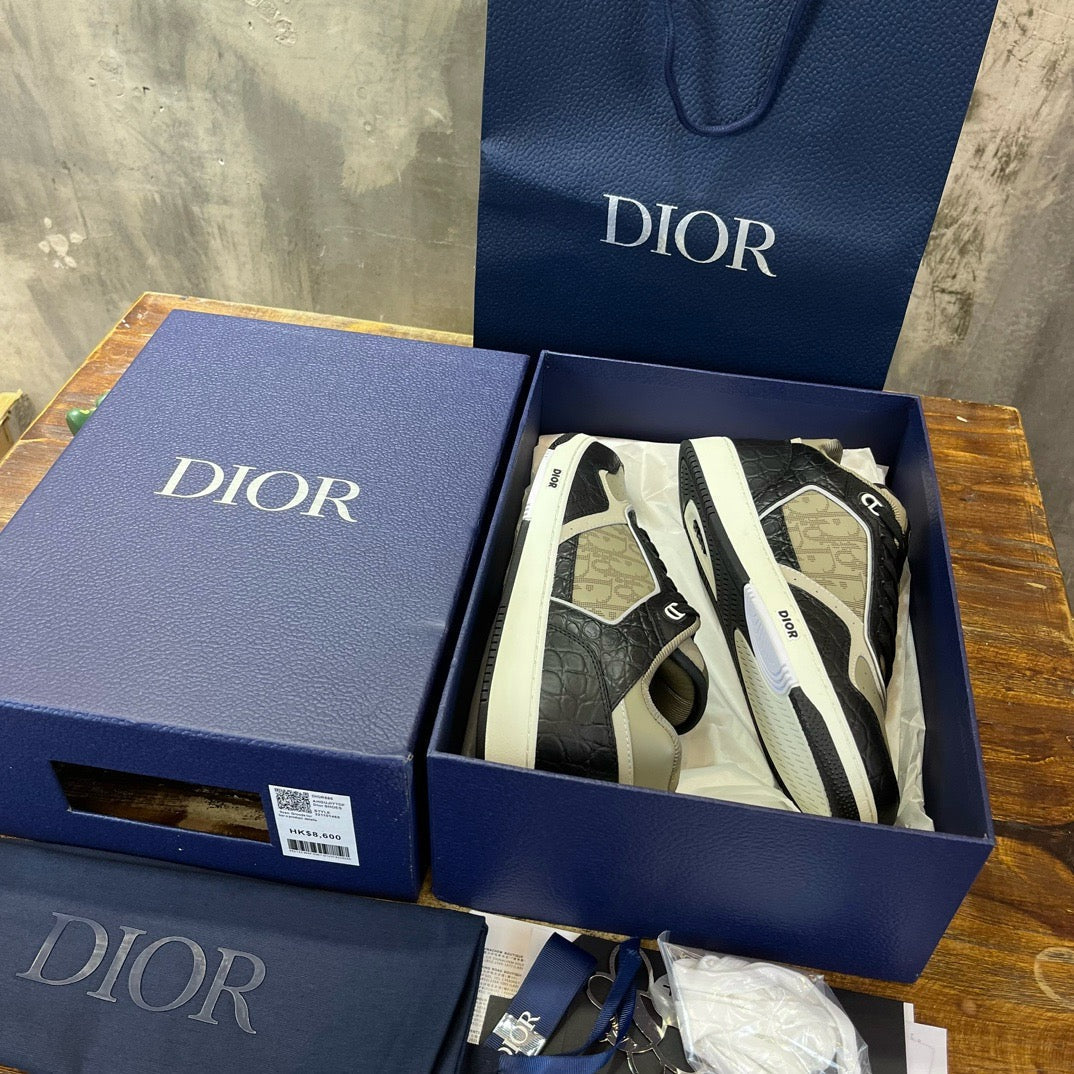 DIO Sneakers