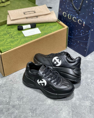 GUC Sneakers