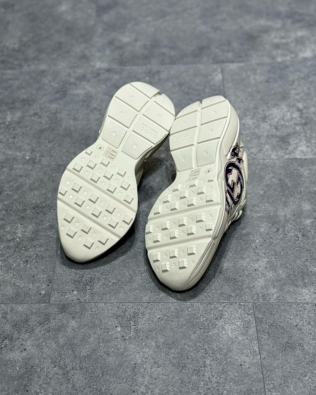GUC Sneakers