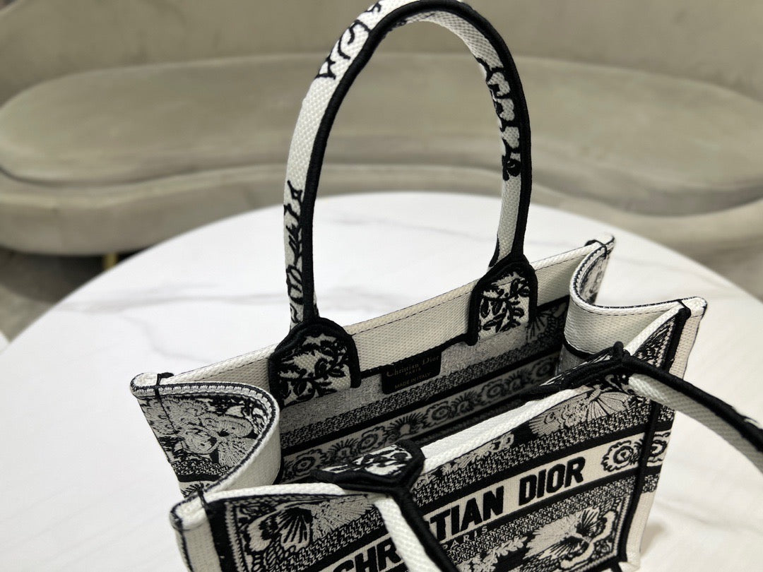 DIO Book Tote (26.5cm)