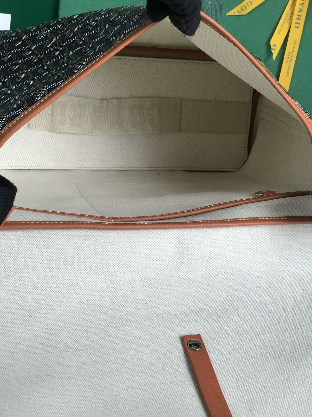 GOY Messenger Bag 35x26x7.5cm
