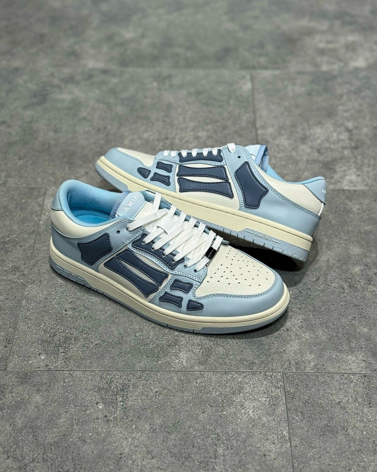 AMR Sneakers