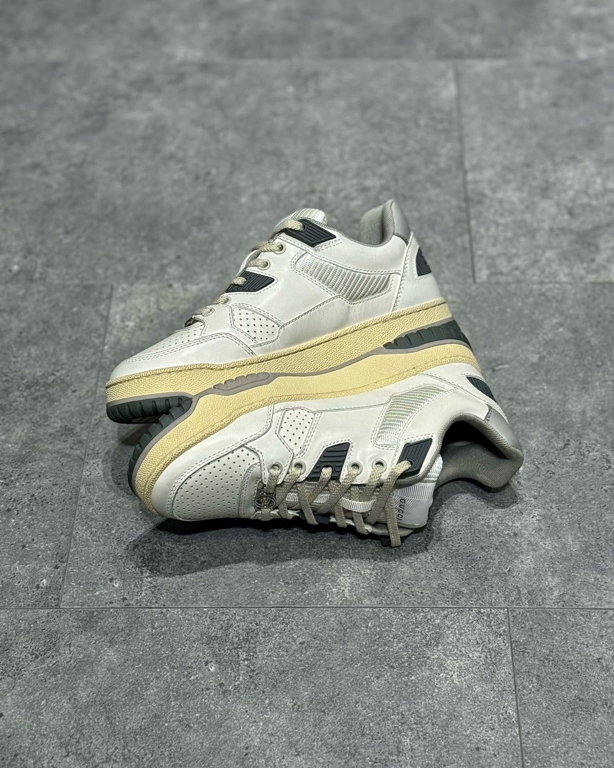 GUC Sneakers