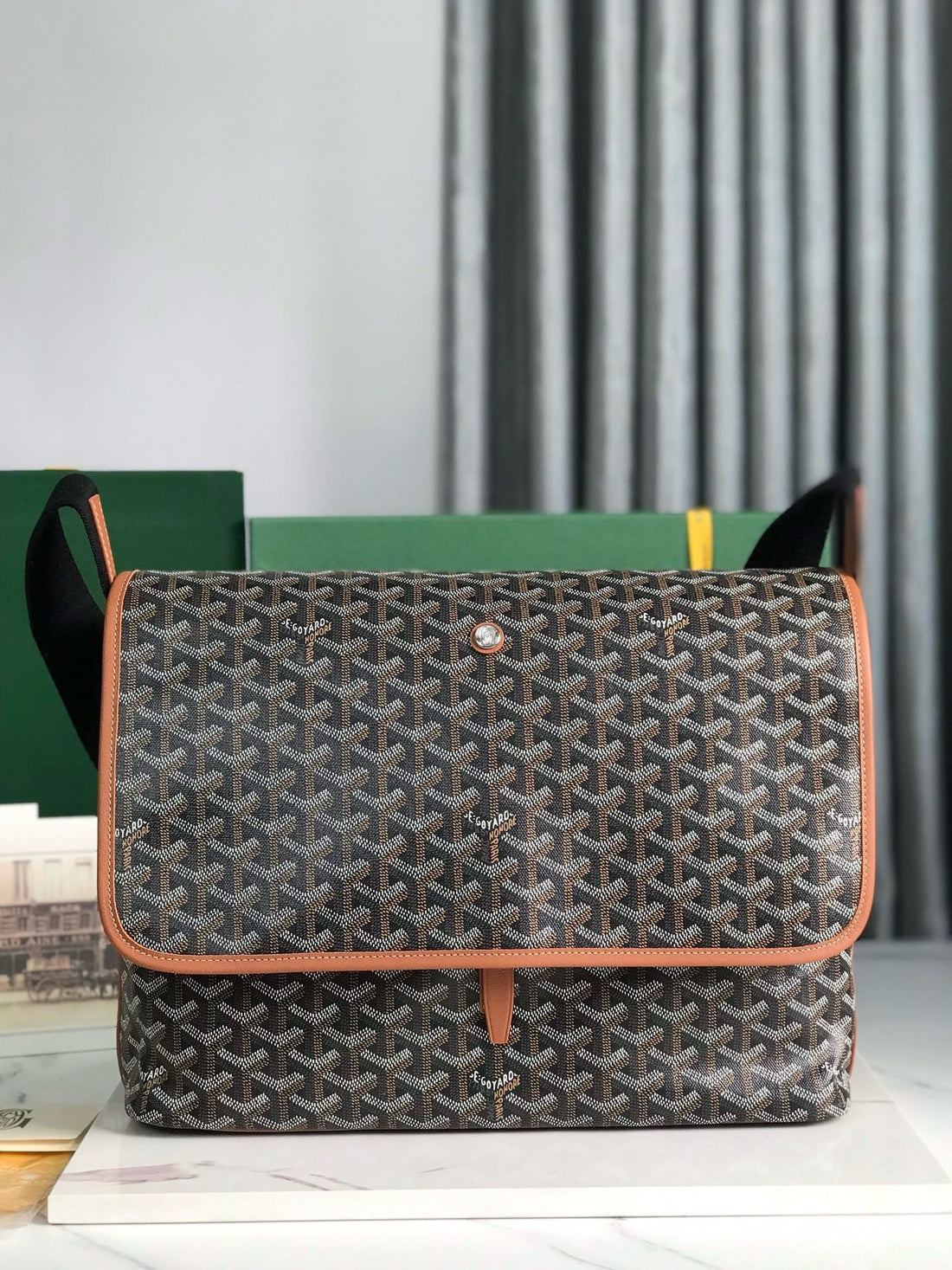 GOY Messenger Bag 35x26x7.5cm