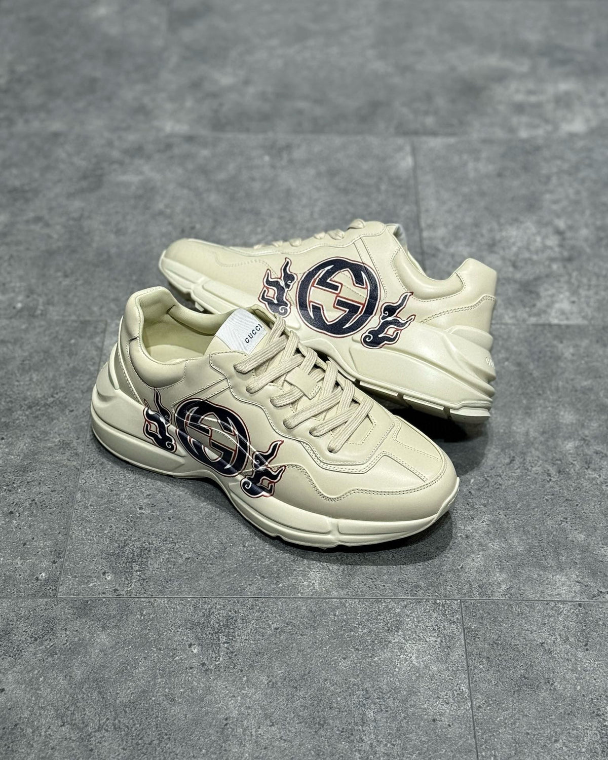GUC Sneakers