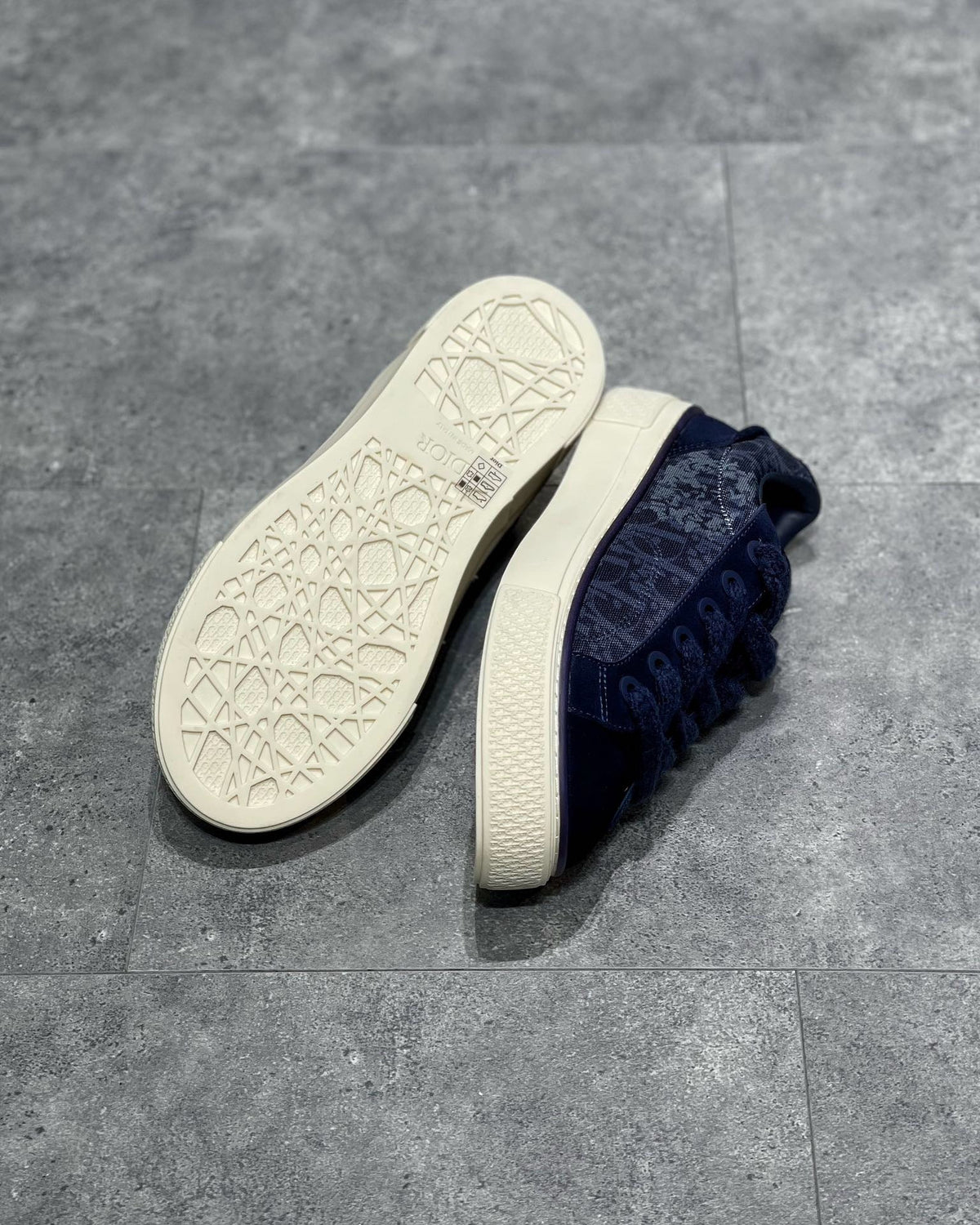 DIO Sneakers