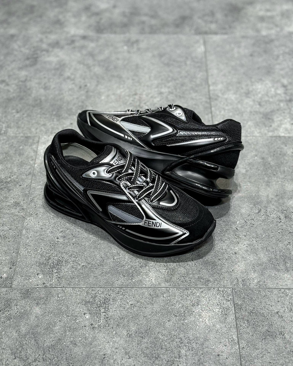 FEN Sneakers