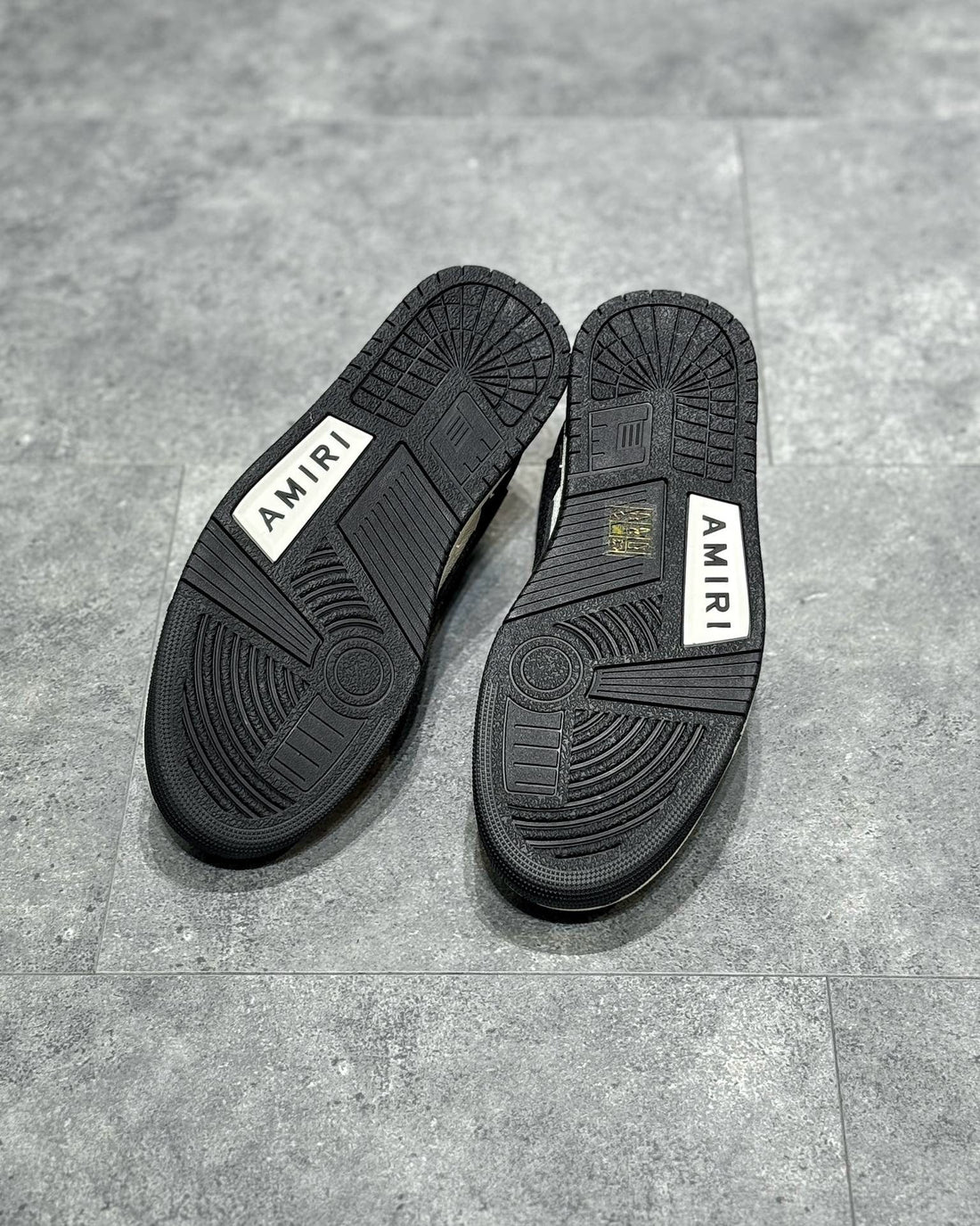 AMR Sneakers