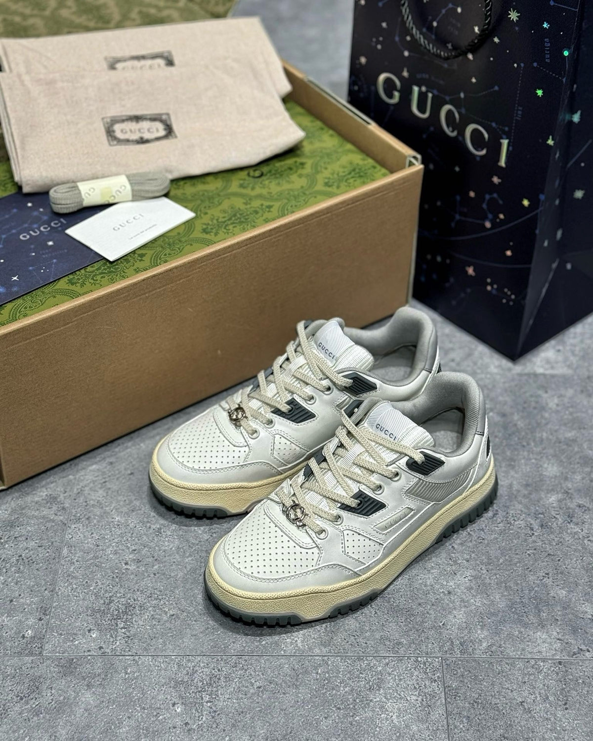 GUC Sneakers
