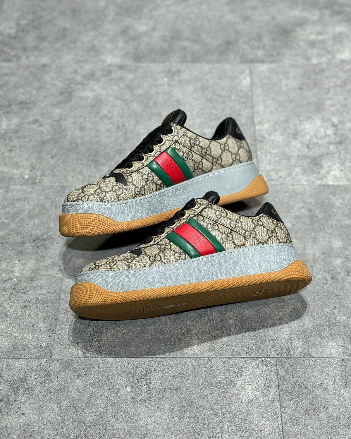 GUC Sneakers
