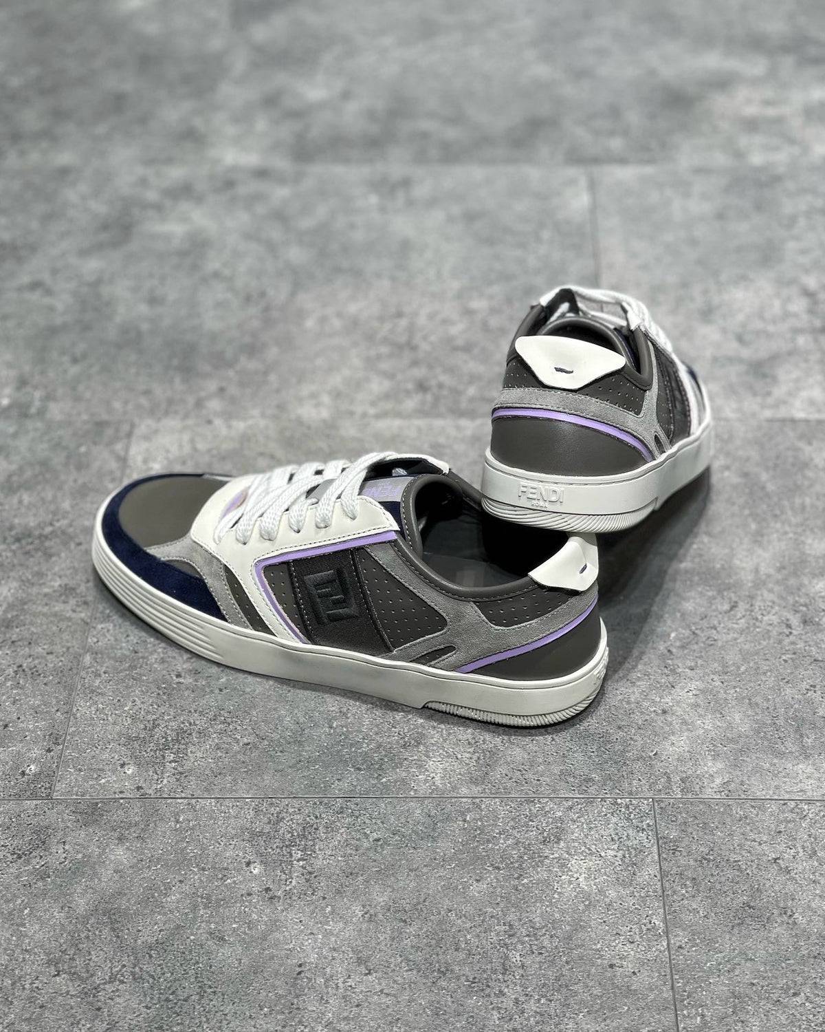 FEN Sneakers