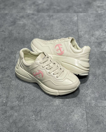 GUC Sneakers