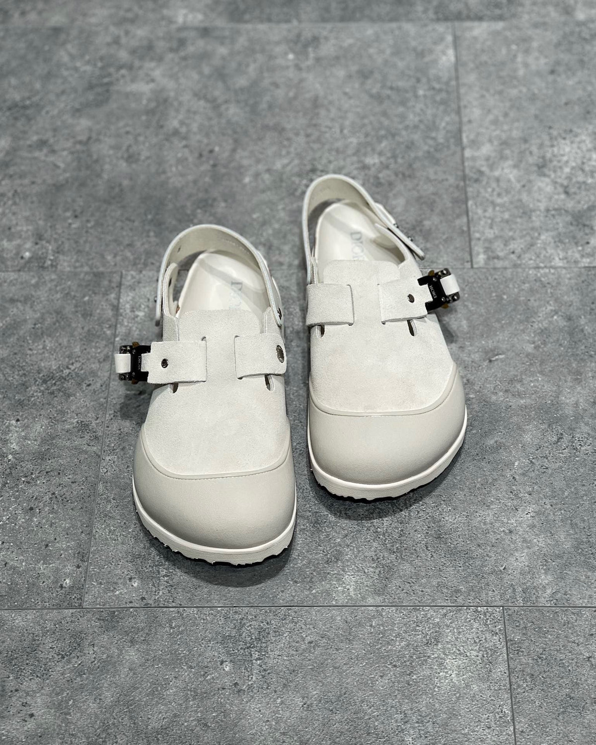 DIO Sandal