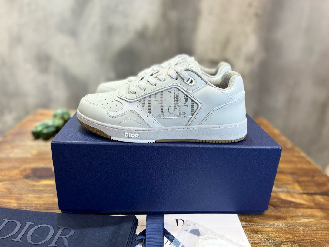 DIO Sneakers