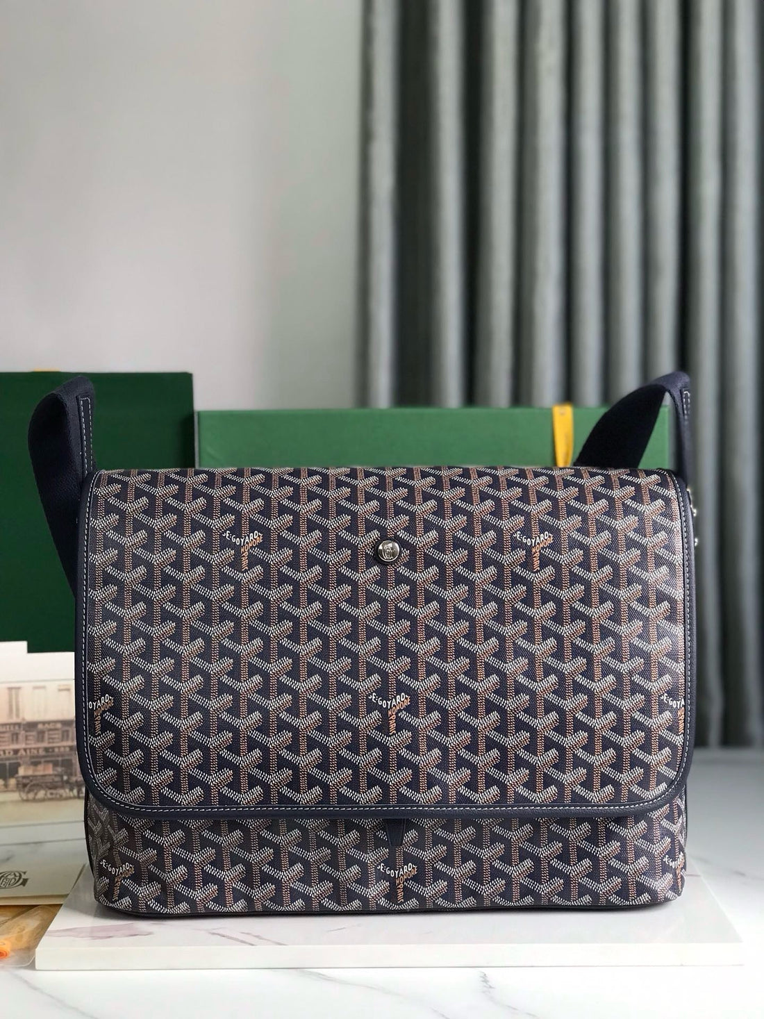 GOY Messenger Bag 35x26x7.5cm