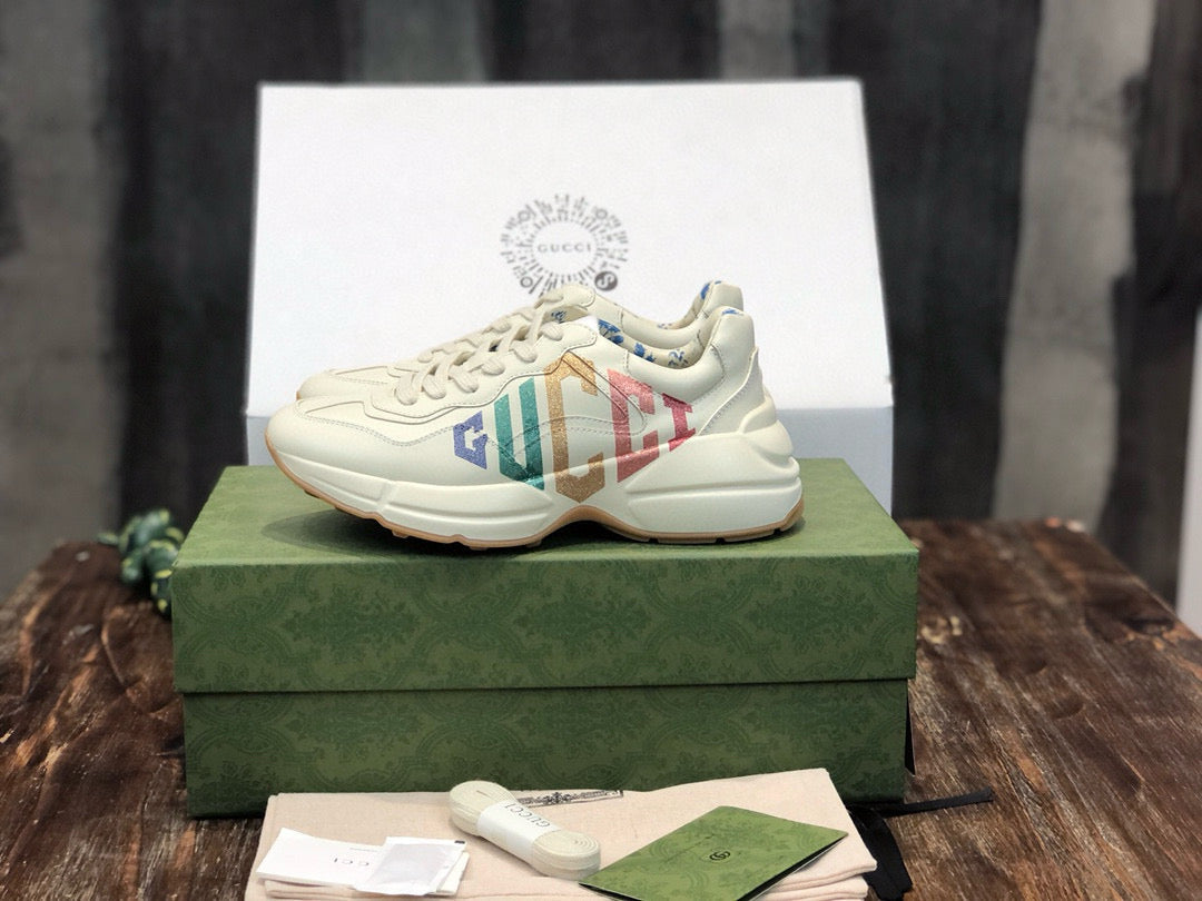 GUC Sneakers