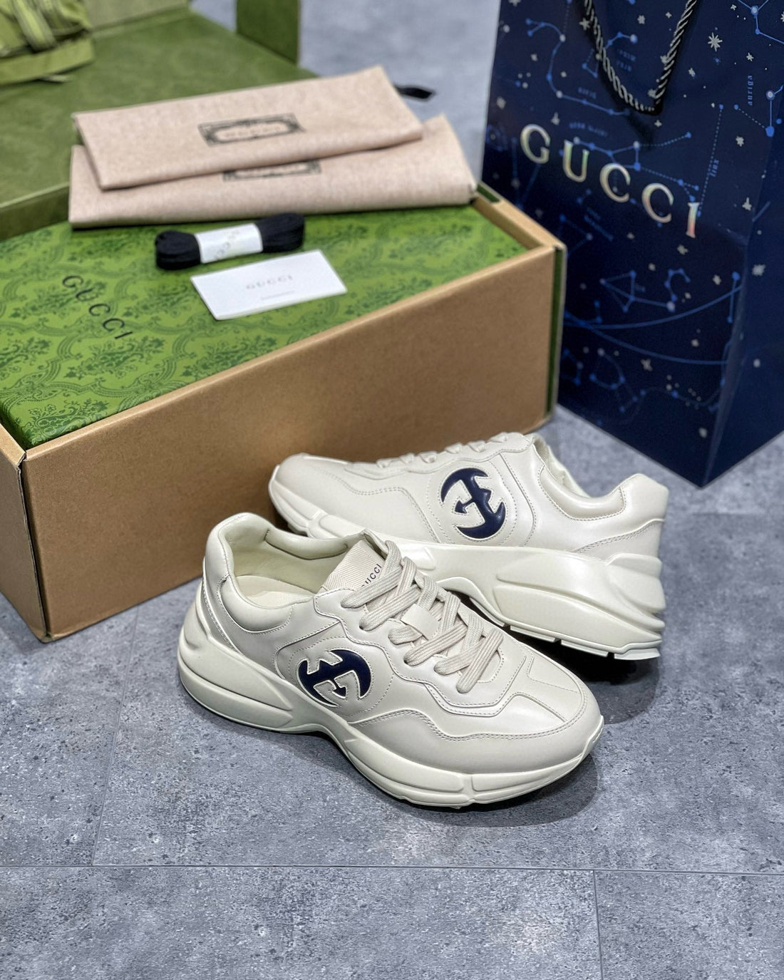 GUC Sneakers