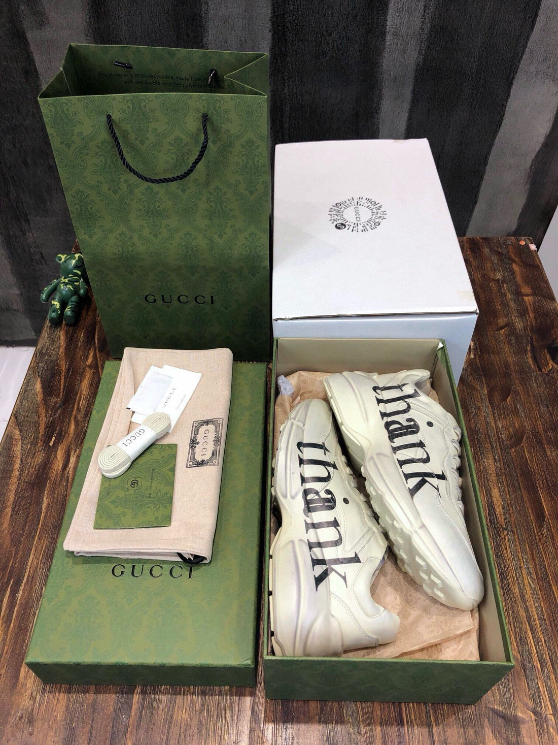 GUC Sneakers