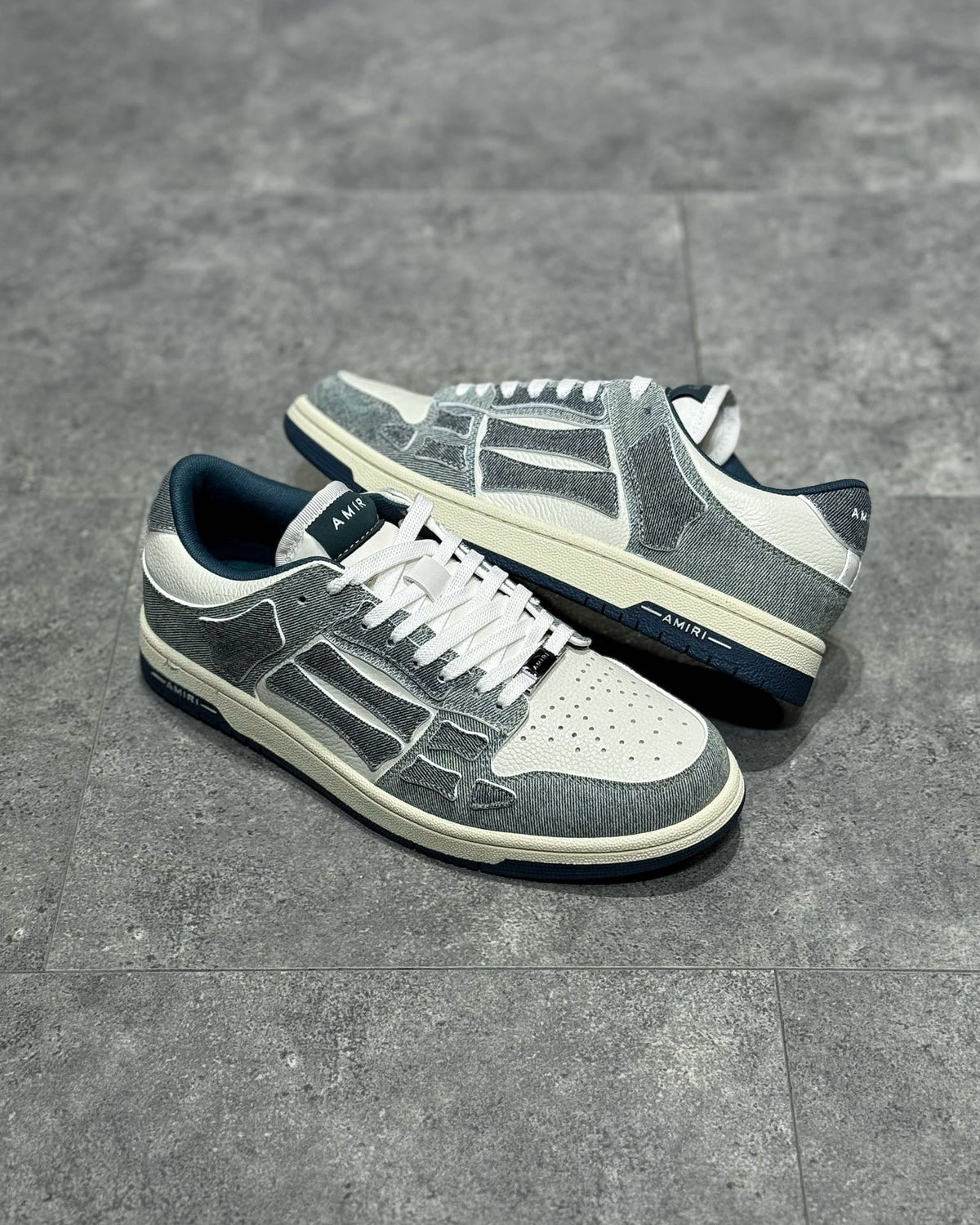 AMR Sneakers