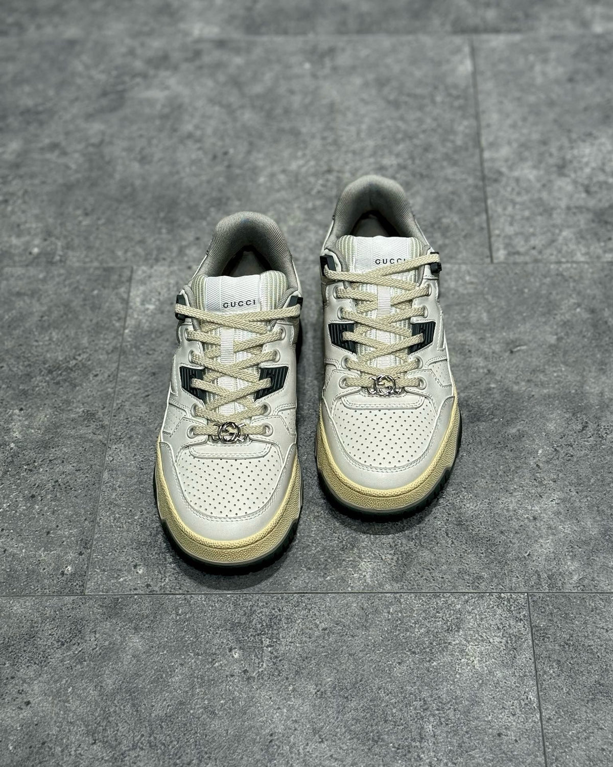 GUC Sneakers