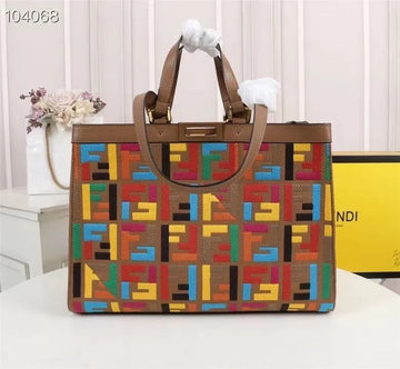 Fendi Sunshine Medium Raffia Hand Bag