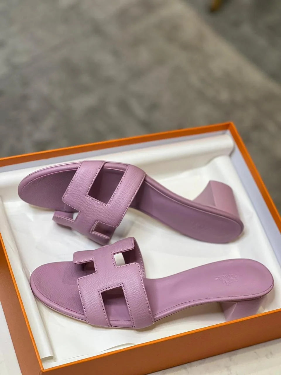 Women’s H Cut-out Sandals In Calf Leather
