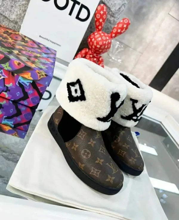 Louis Vuitton White Fur Ankel Boots