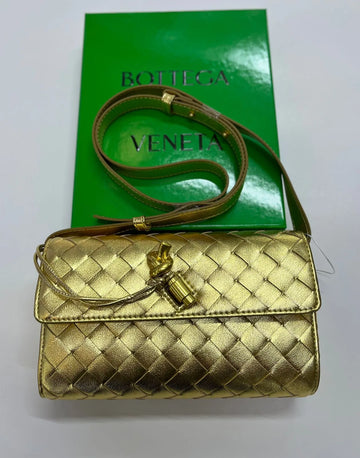 Bot颅te颅ga Vene颅ta Mi颅ni An颅di颅amo Cross Body Bag