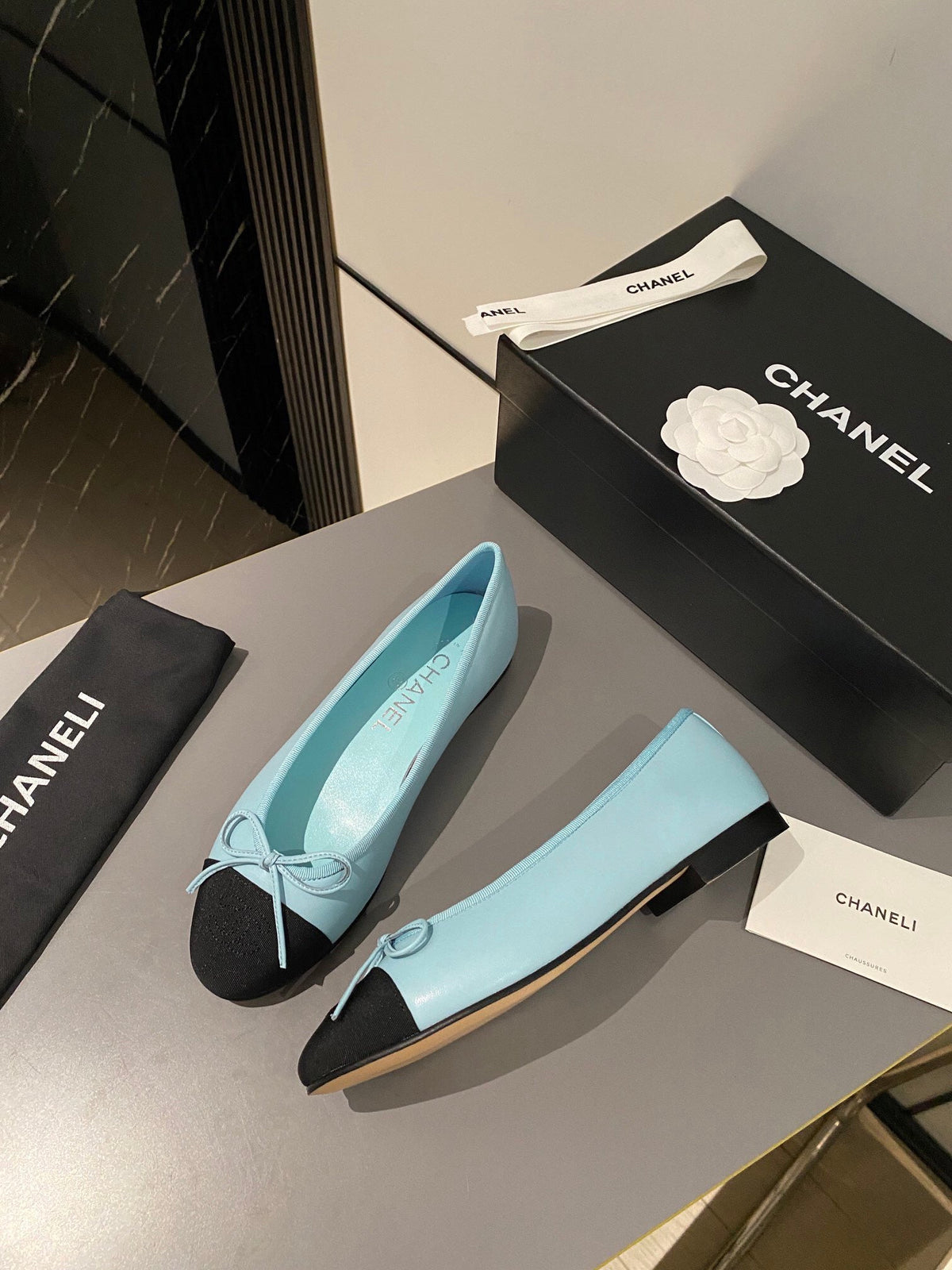 BALLET FLATS LIGHT BLUE BLACK LAMBSKIN