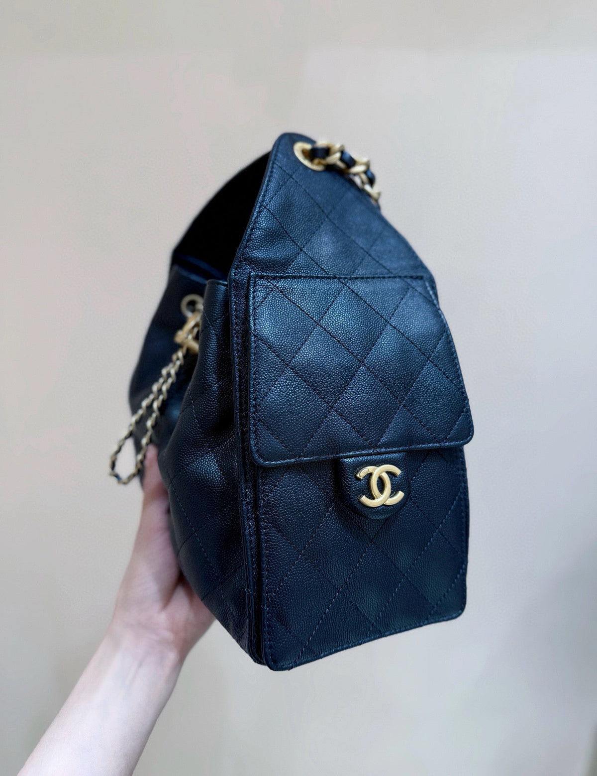 CC 25 HANDBAG IN BLACK 30 GRAINED CALFSKIN GOLD HARDWARE