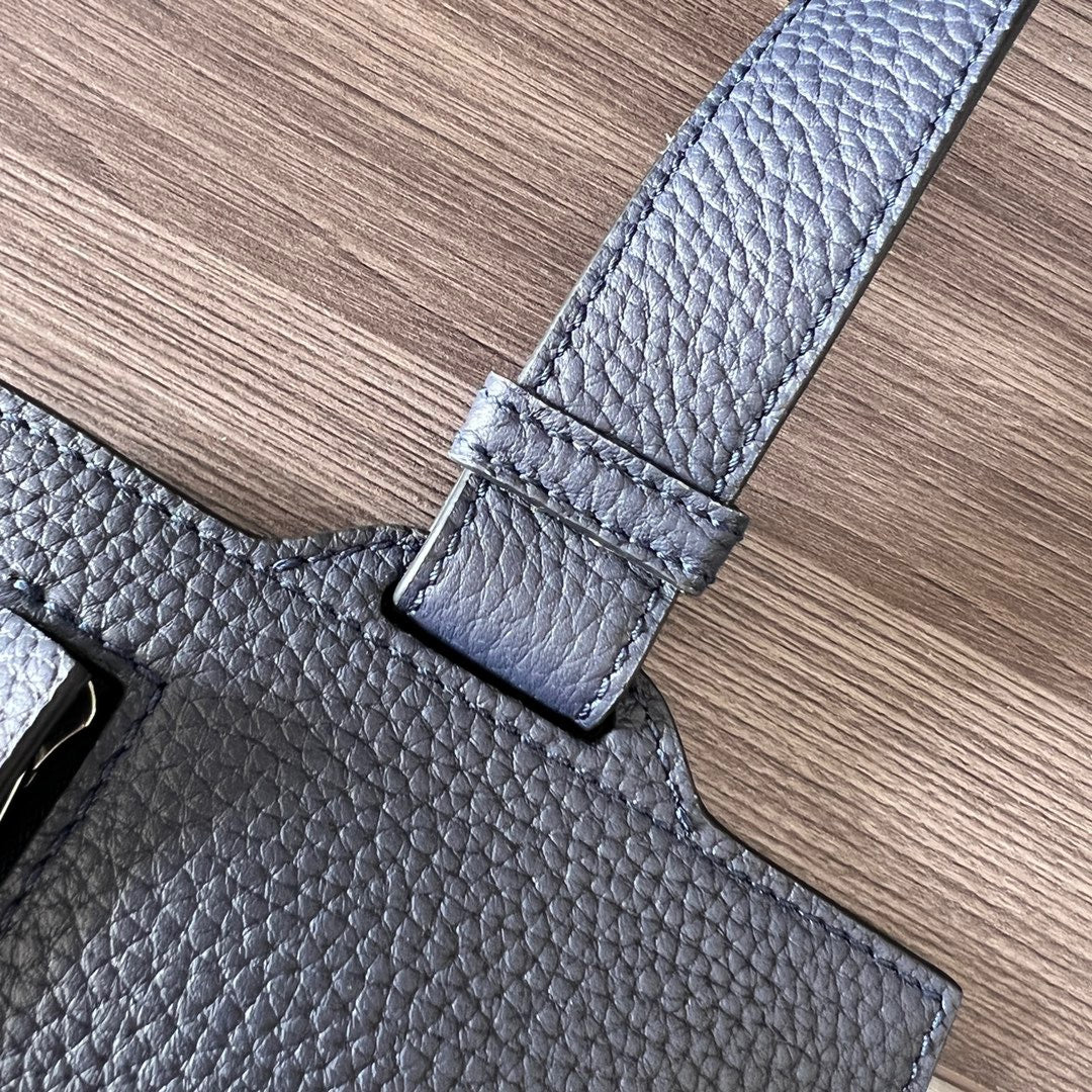 LO Sling Bag