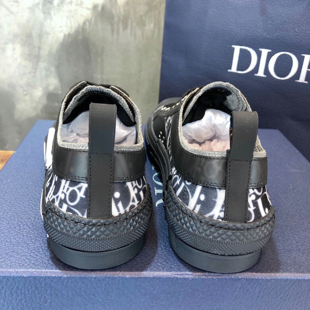 DIO Sneakers