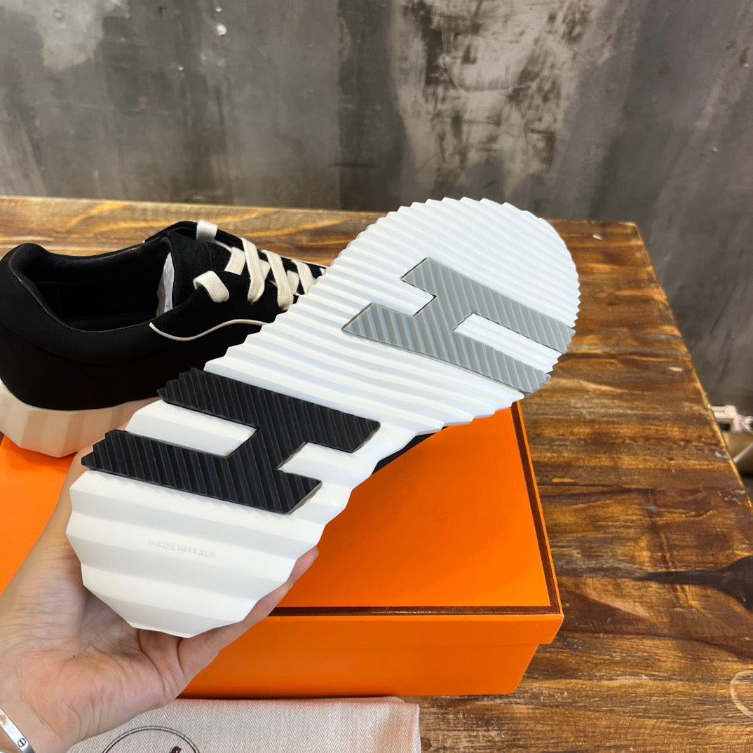 HERM Sneakers