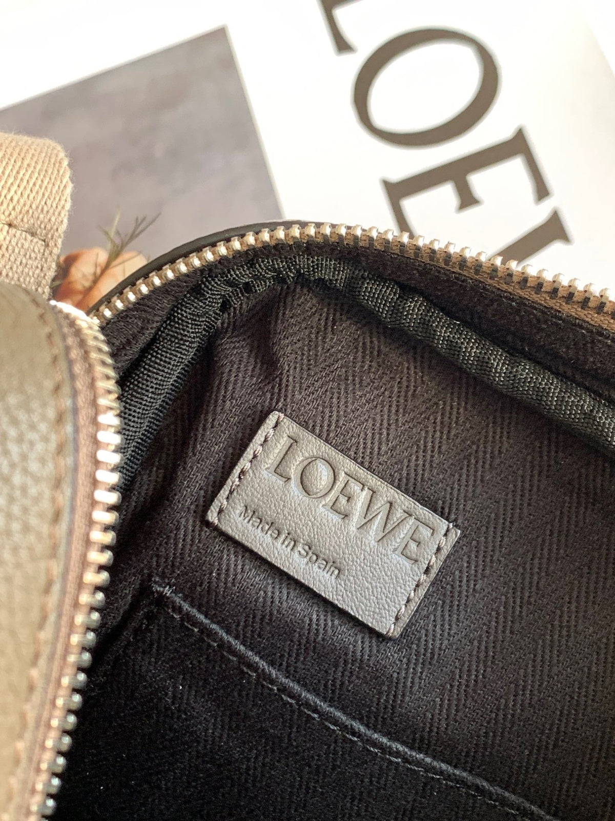 LO Messenger Bag