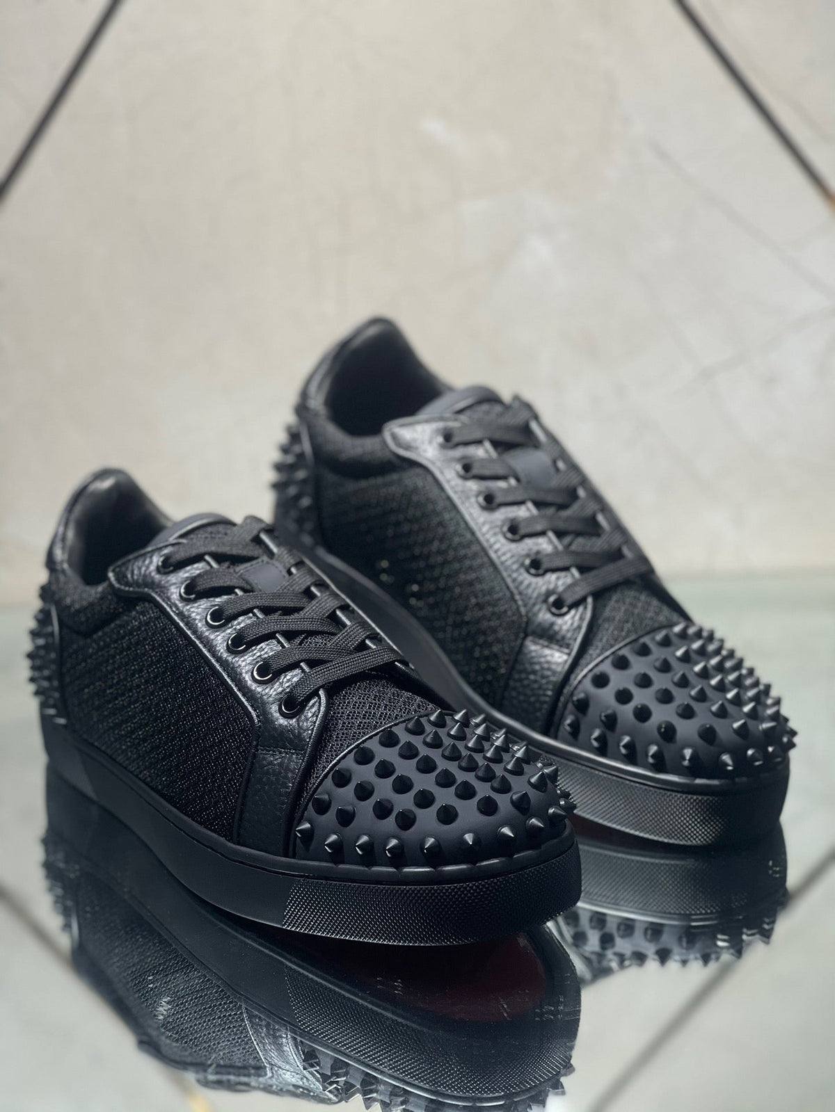 Sneakers & Shoes